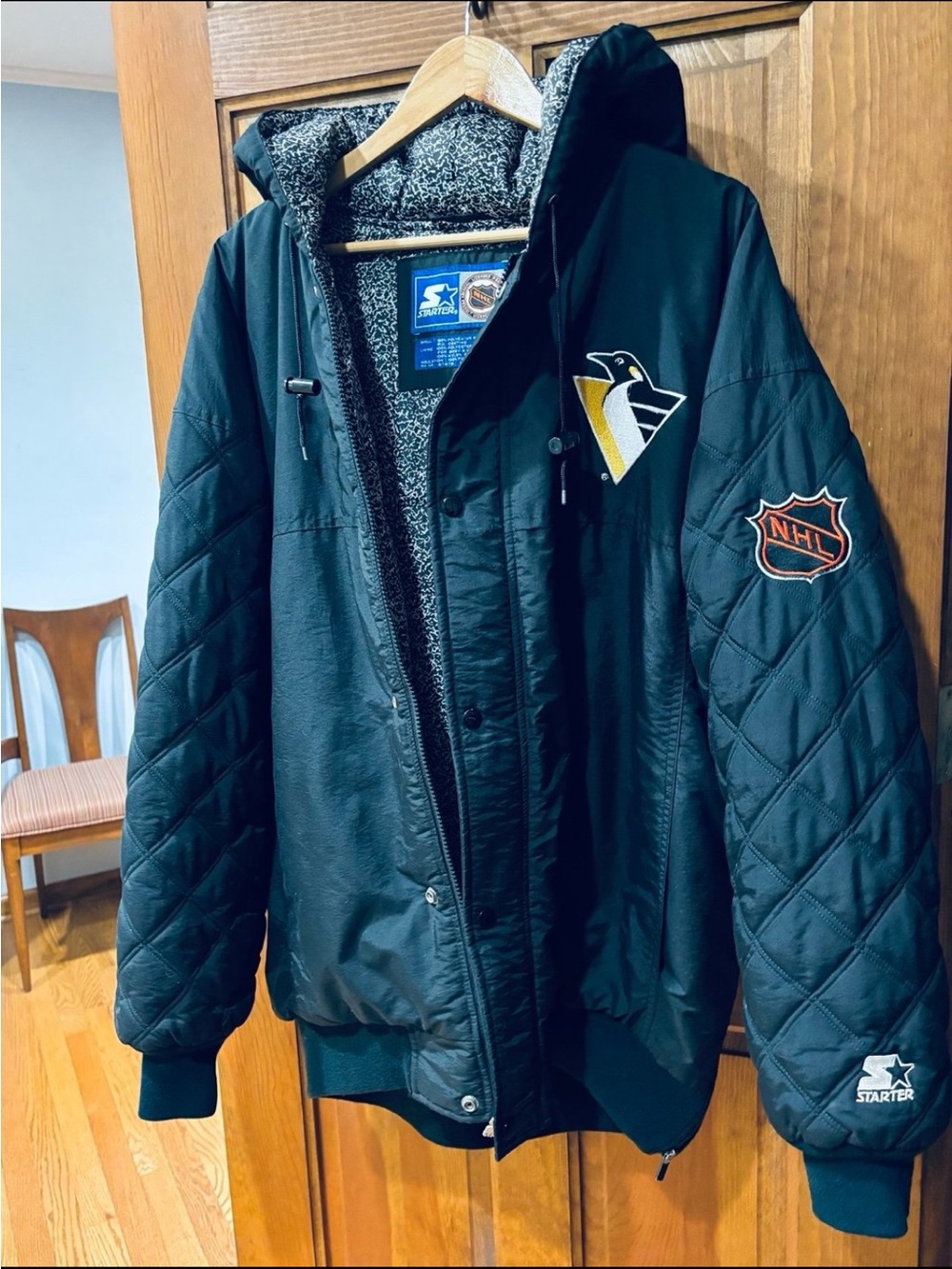 Vintage 90’s STARTER NHL PITTSBURGH PENGUINS Jacket